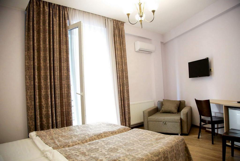 Hotel Feri Tbilisi Buitenkant foto
