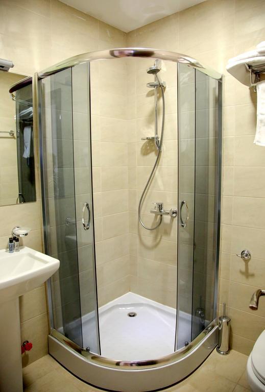 Hotel Feri Tbilisi Buitenkant foto