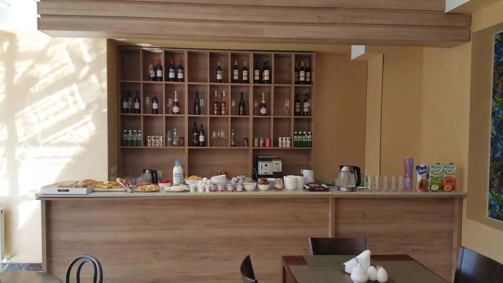 Hotel Feri Tbilisi Buitenkant foto