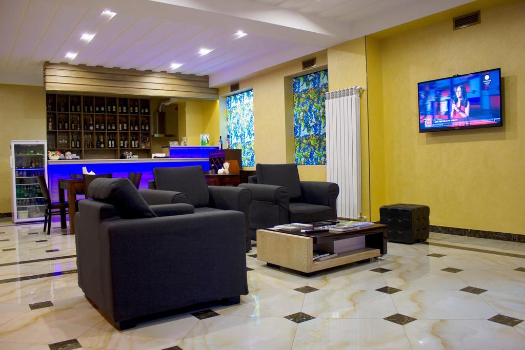 Hotel Feri Tbilisi Buitenkant foto