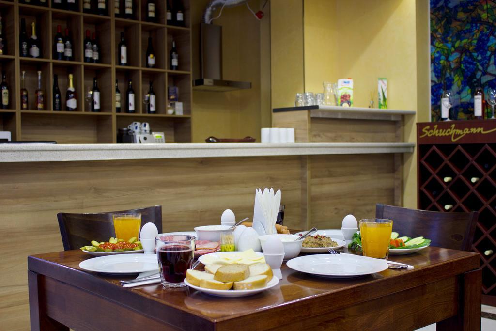 Hotel Feri Tbilisi Buitenkant foto