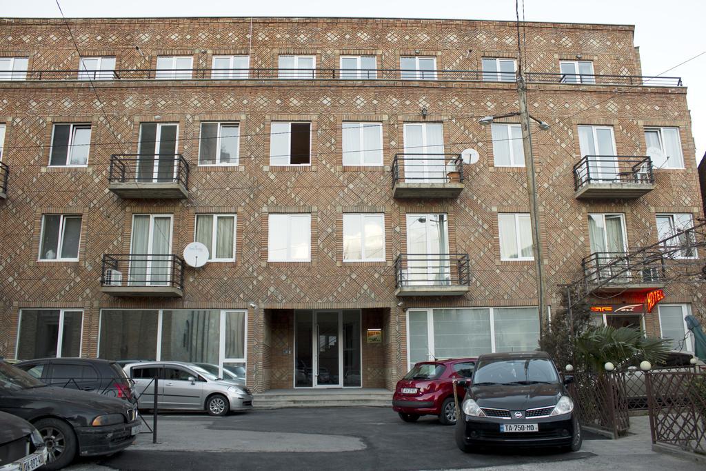Hotel Feri Tbilisi Buitenkant foto
