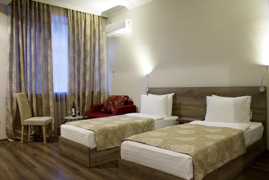Hotel Feri Tbilisi Buitenkant foto