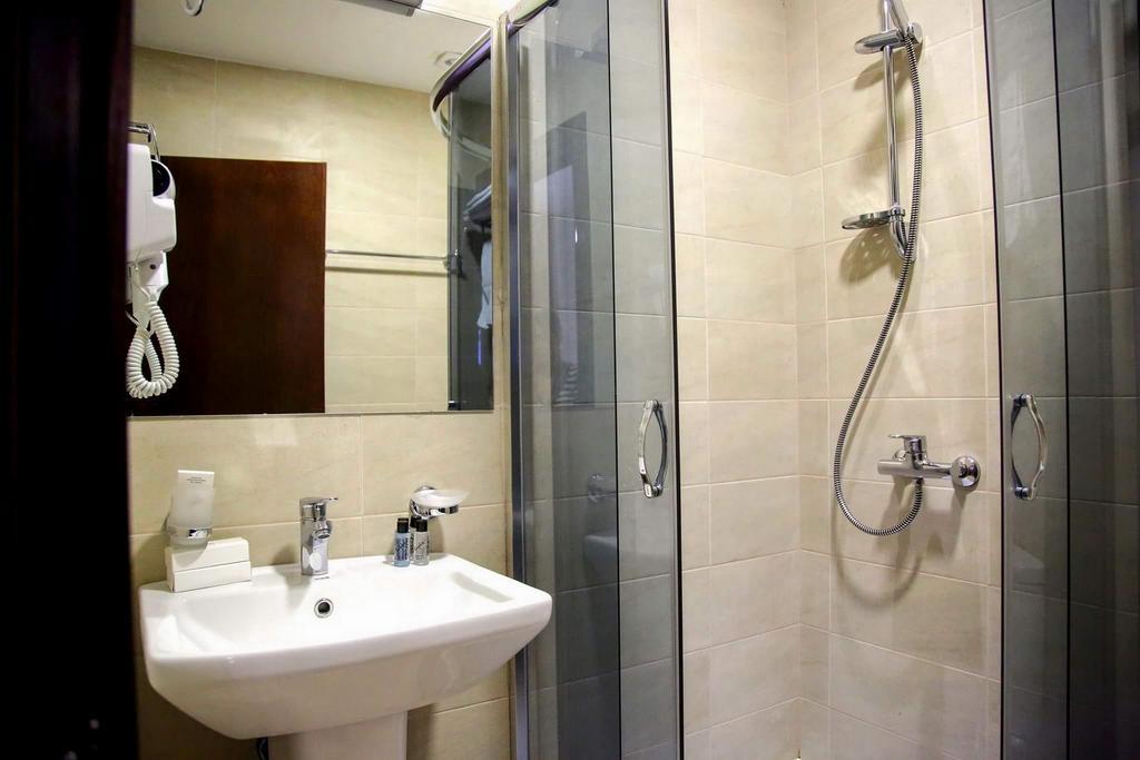 Hotel Feri Tbilisi Buitenkant foto