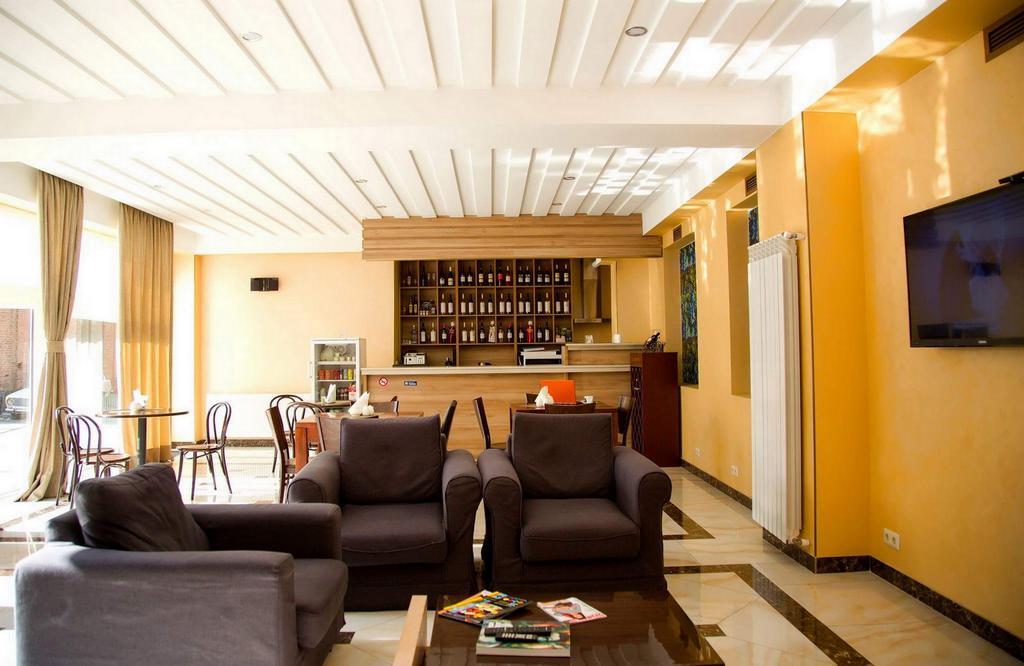 Hotel Feri Tbilisi Buitenkant foto